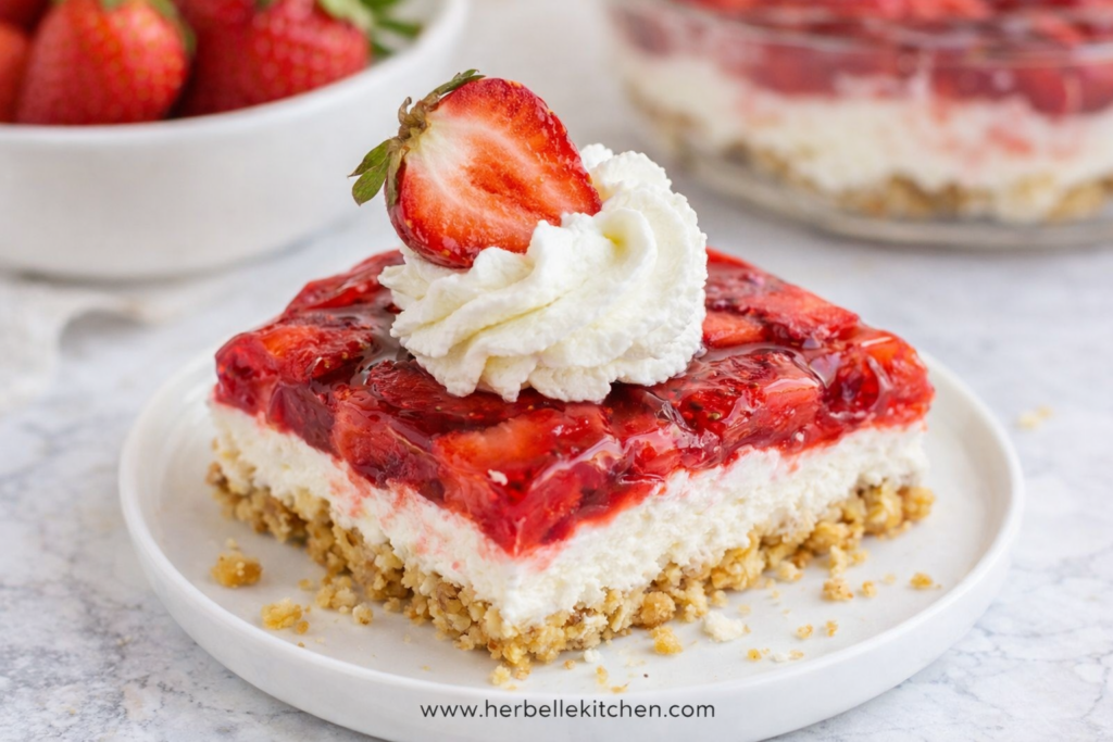 Strawberry Salad with Pretzels – Easy Creamy Dessert Everyone Will Love