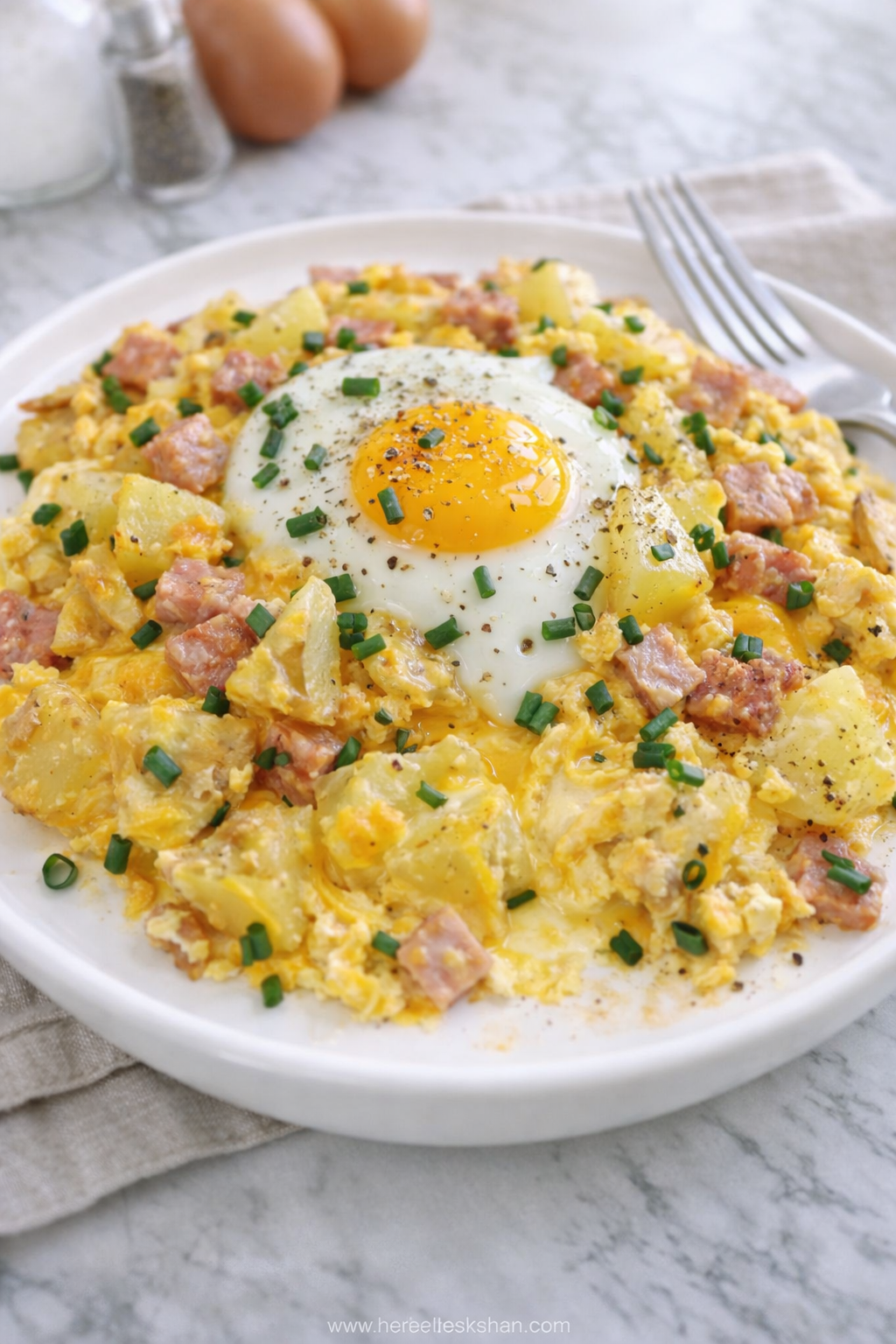 Cheesy Potato Egg Scramble – Yummy Simple Breakfast Ideas with Eggs