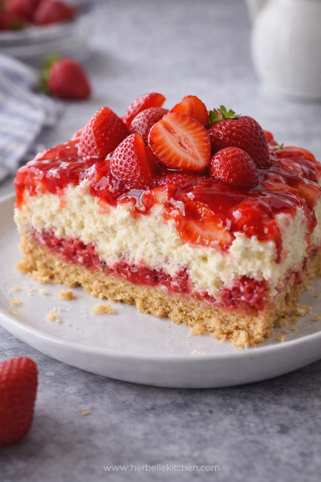 Easy Easter Strawberry Cheesecake Dump Cake – Sweet Dessert Recipes Easy