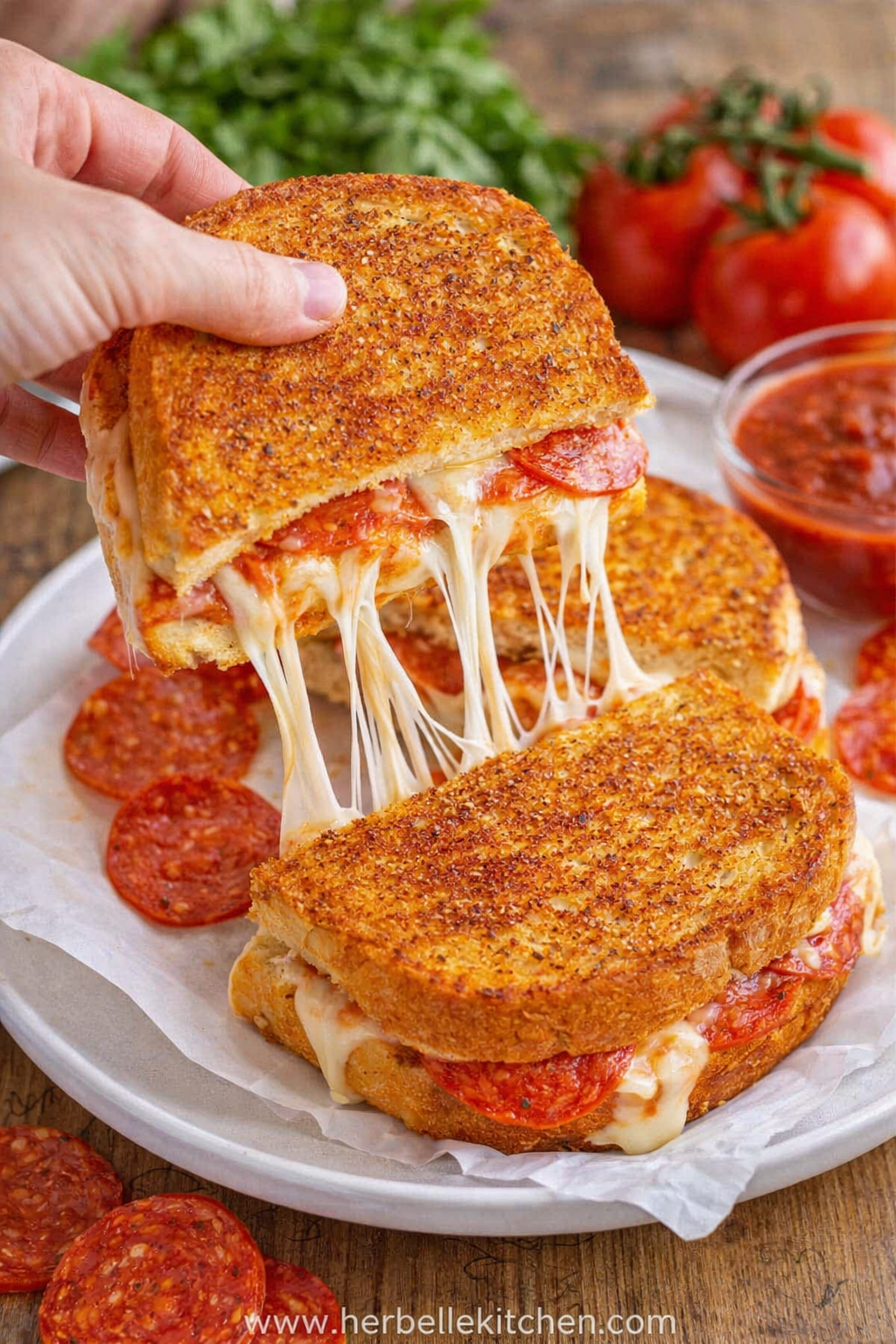 Kids Pizza Grilled Cheese – Easy Grilled Cheese Sandwich with Pepperoni