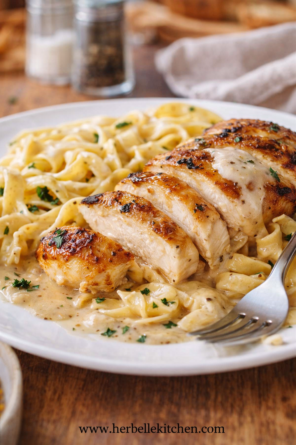 Quick Dinner With Chicken Breast – One-Pan Chicken with Buttered Noodles