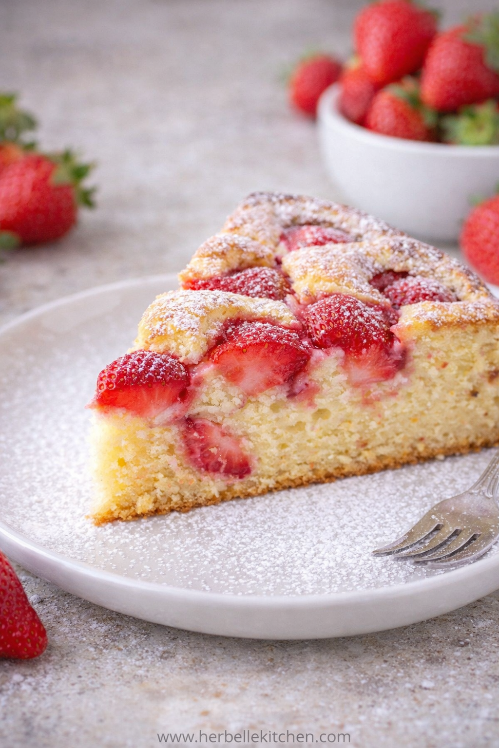 Strawberry Cake Easy Recipe – Moist Cake Slice With Powdered Sugar
